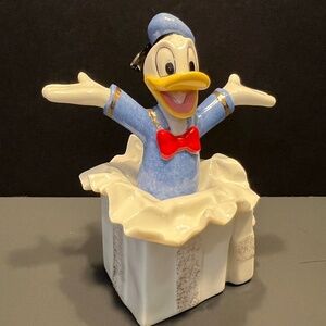 LENOX Disney DONALD DUCK SURPRISE GIFT 24K GOLD ACCENTS 4-1/2" TALL